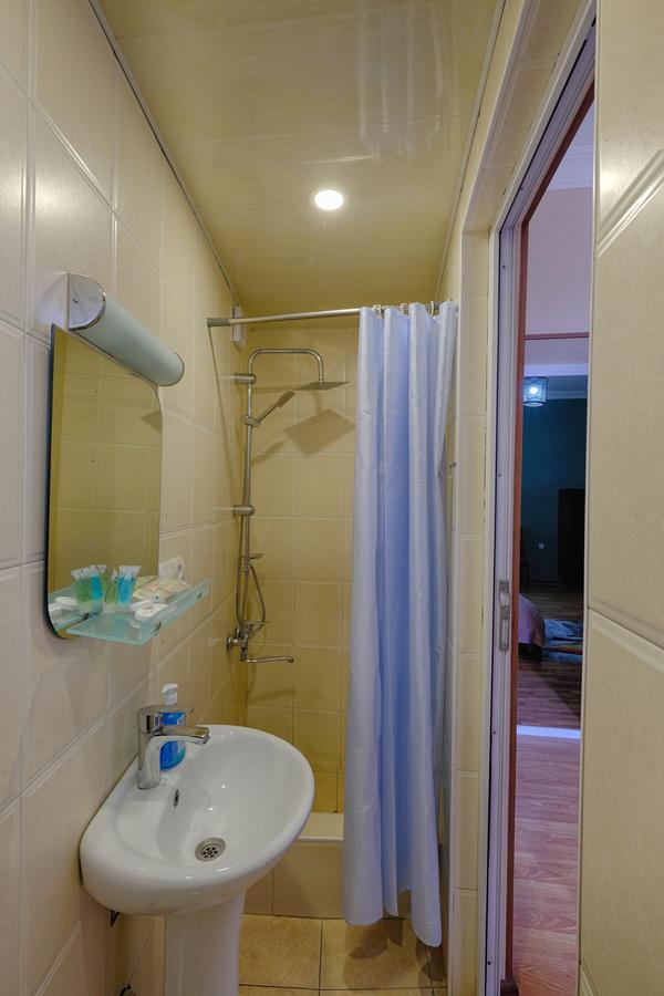 Euphoria Inn Τυφλίδα Δωμάτιο φωτογραφία